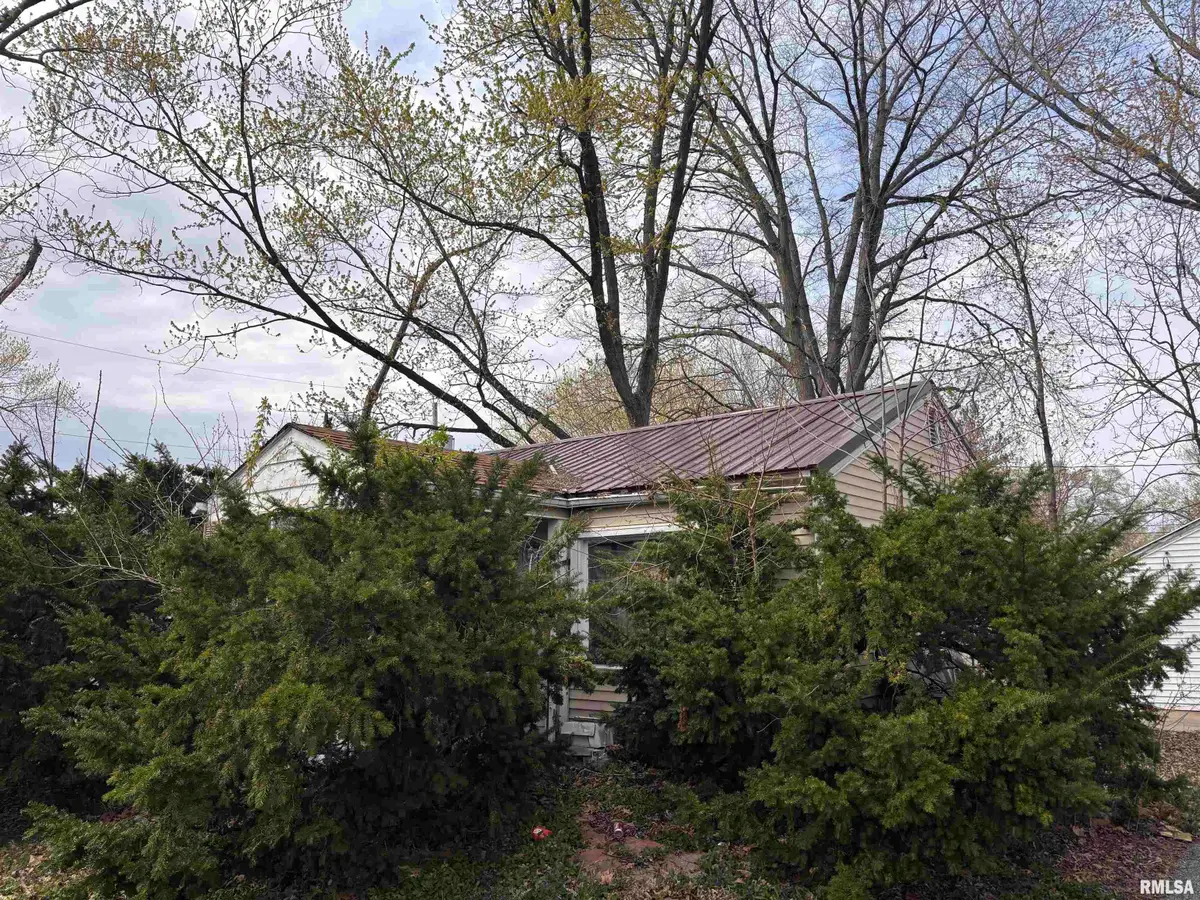 1621 W North Grand Avenue, Springfield, IL 62702 - #1