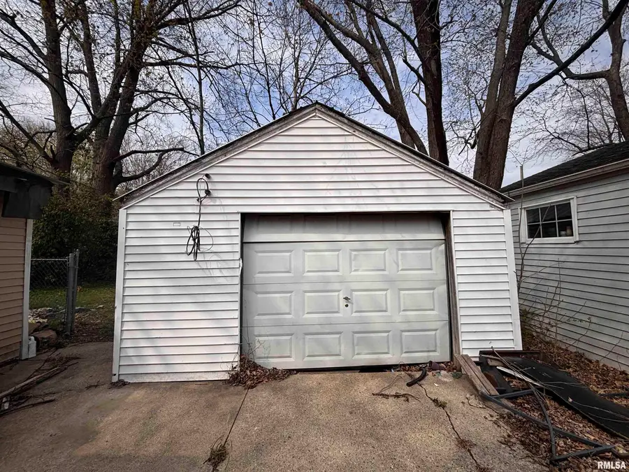 1621 W North Grand Avenue, Springfield, IL 62702 - #2