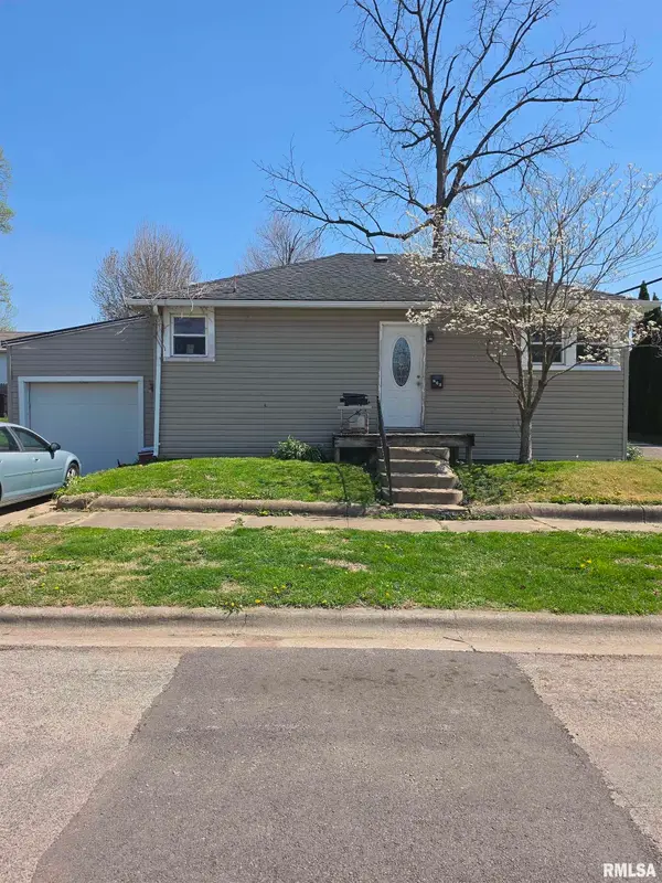 220 Pine Street, Lincoln, IL 62656-0000