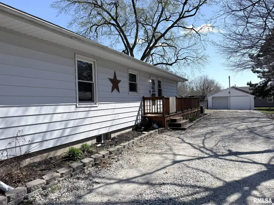 516 E South Street, Knoxville, IL 61448 - #2