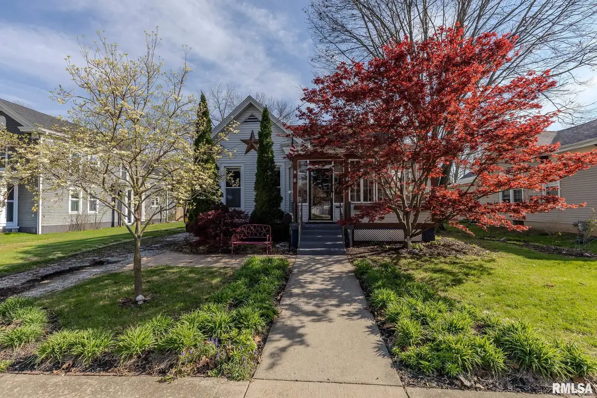 415 E Main Street, Carlinville, IL 62626 - #1