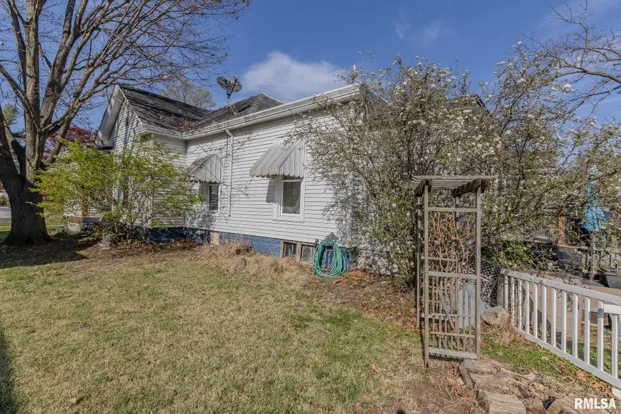 415 E Main Street, Carlinville, IL 62626 - #3