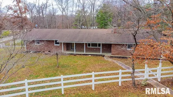 439 E Glenwood Avenue, Olney, IL 62450