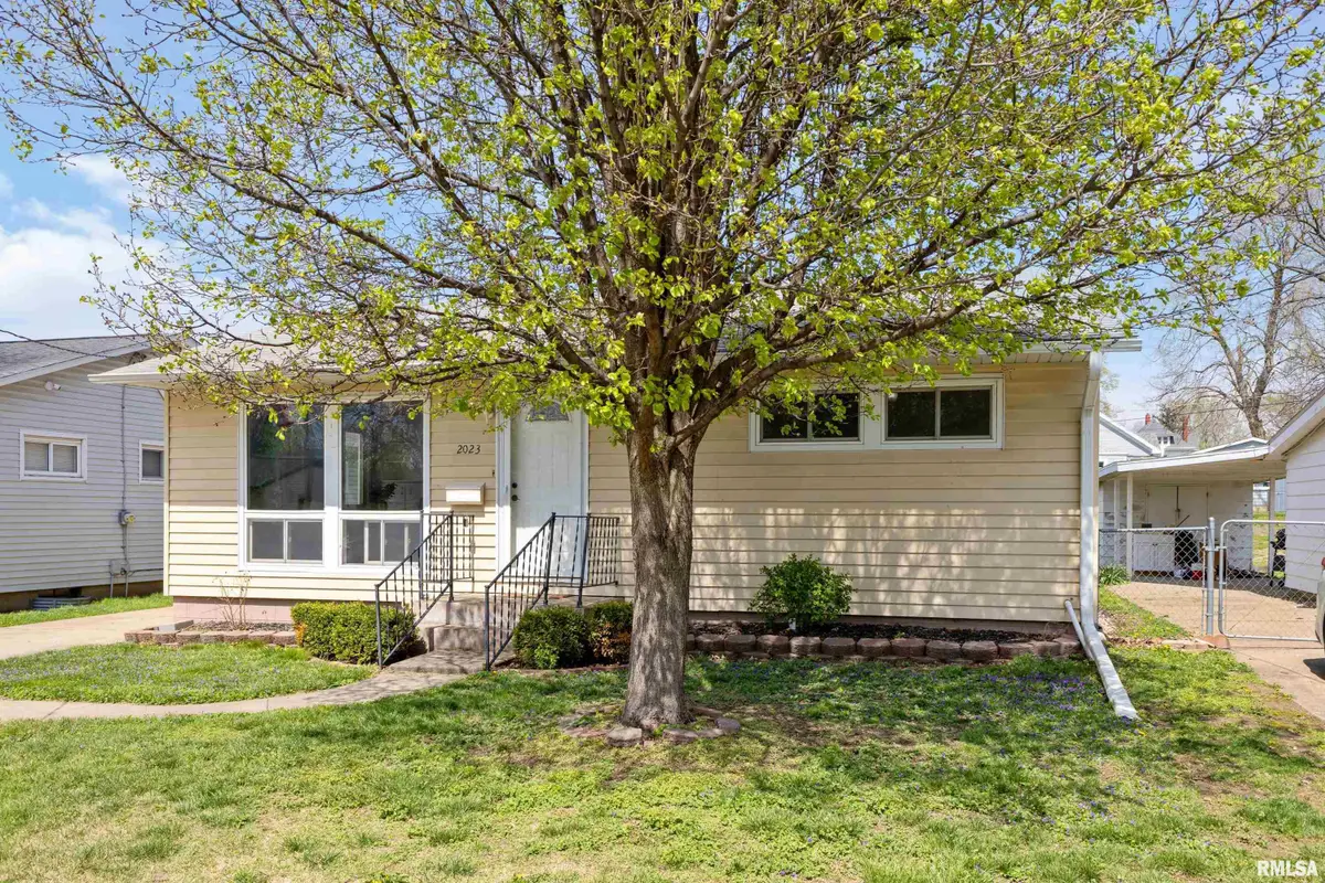 2023 Maple Street, Quincy, IL 62301 - #1