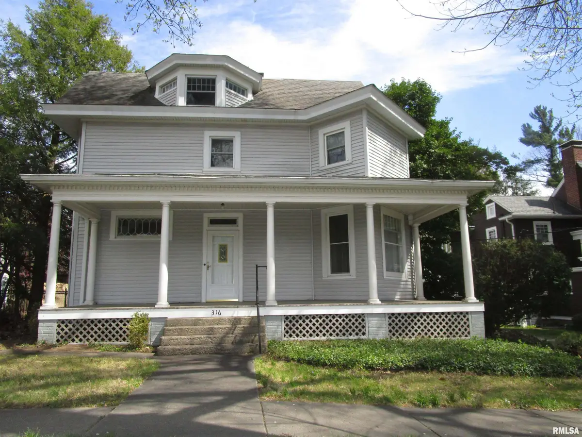 316 Woodland Place, Jacksonville, IL 62650 - #1