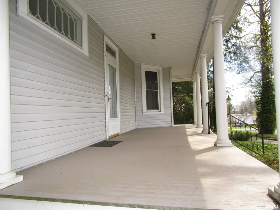 316 Woodland Place, Jacksonville, IL 62650 - #3