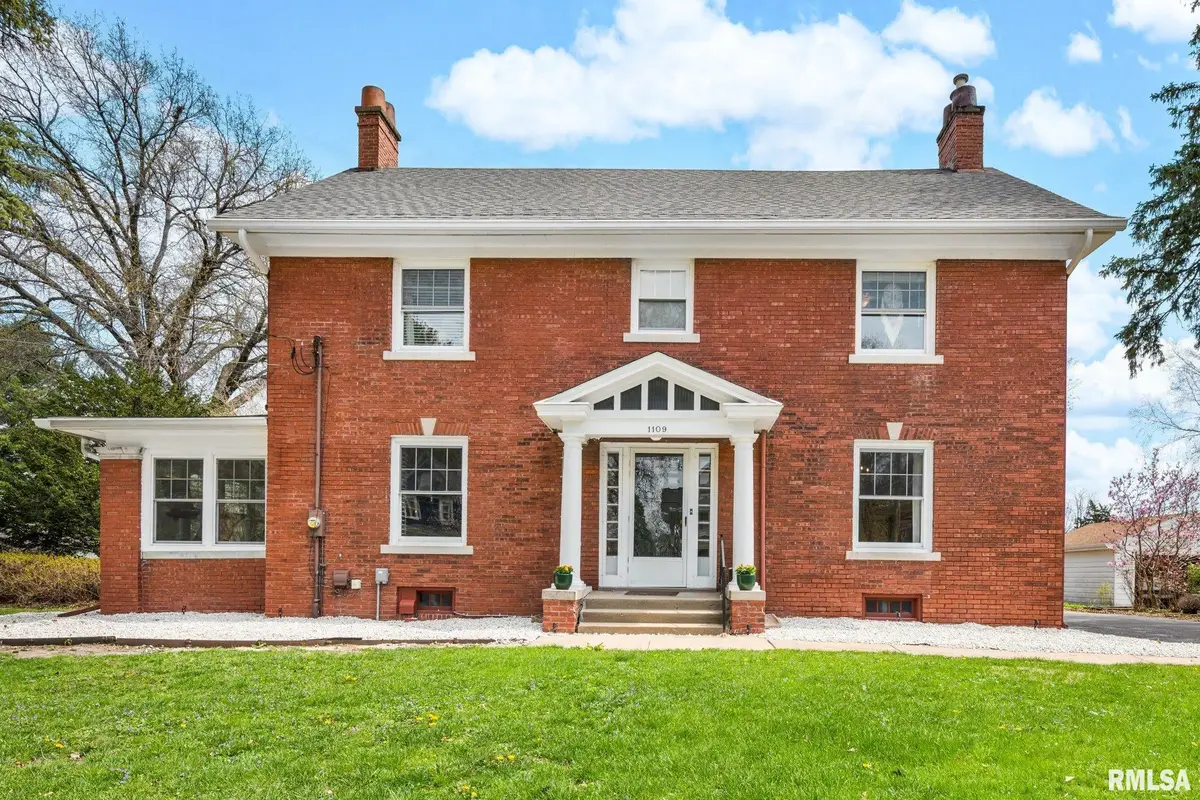 1109 N Prairie Street, Galesburg, IL 61401 - #1