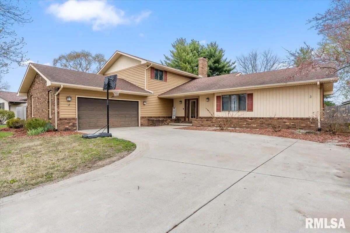 112 Landsdowne Drive, Sherman, IL 62684 - #1