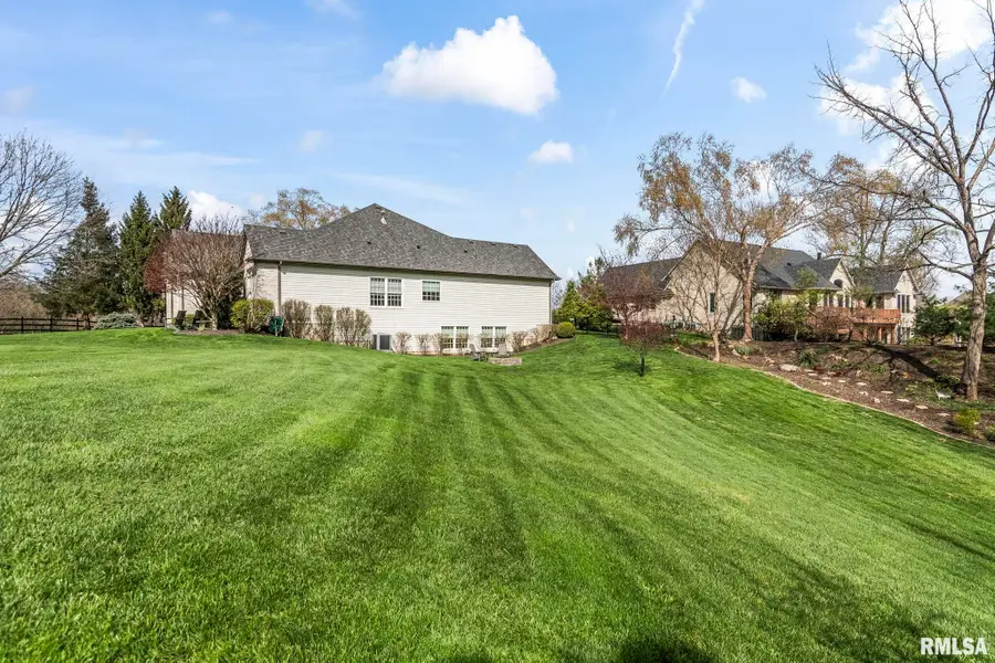 2321 Winners Circle, Springfield, IL 62702 - #2