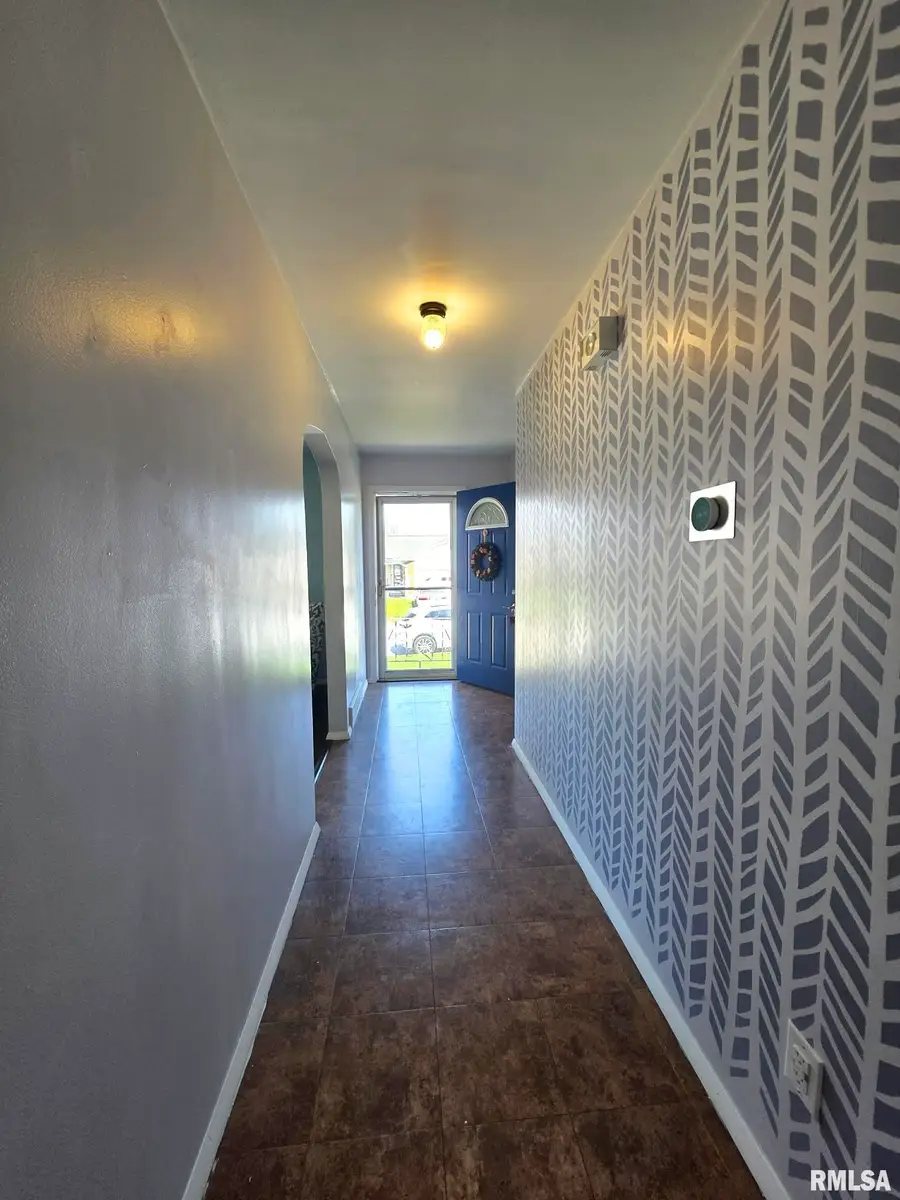 3612 Queen Anne Avenue, Quincy, IL 62305 - #3