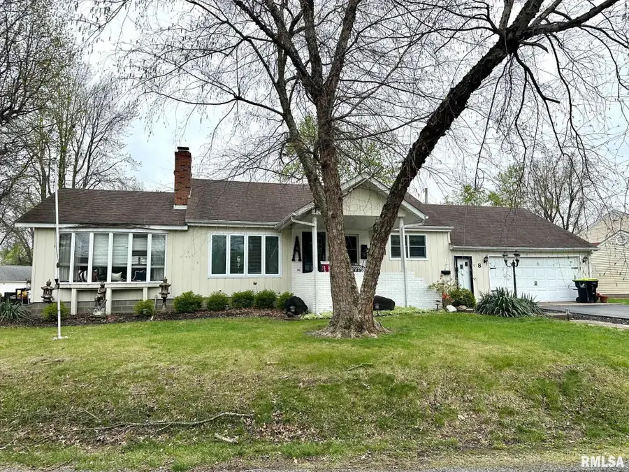 8 N Crescent Drive, Jacksonville, IL 62650 - #2