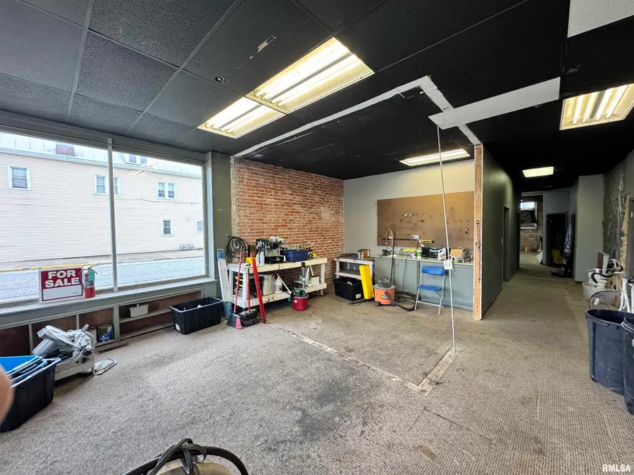 801 Monroe Street, Quincy, IL 62301 - #2