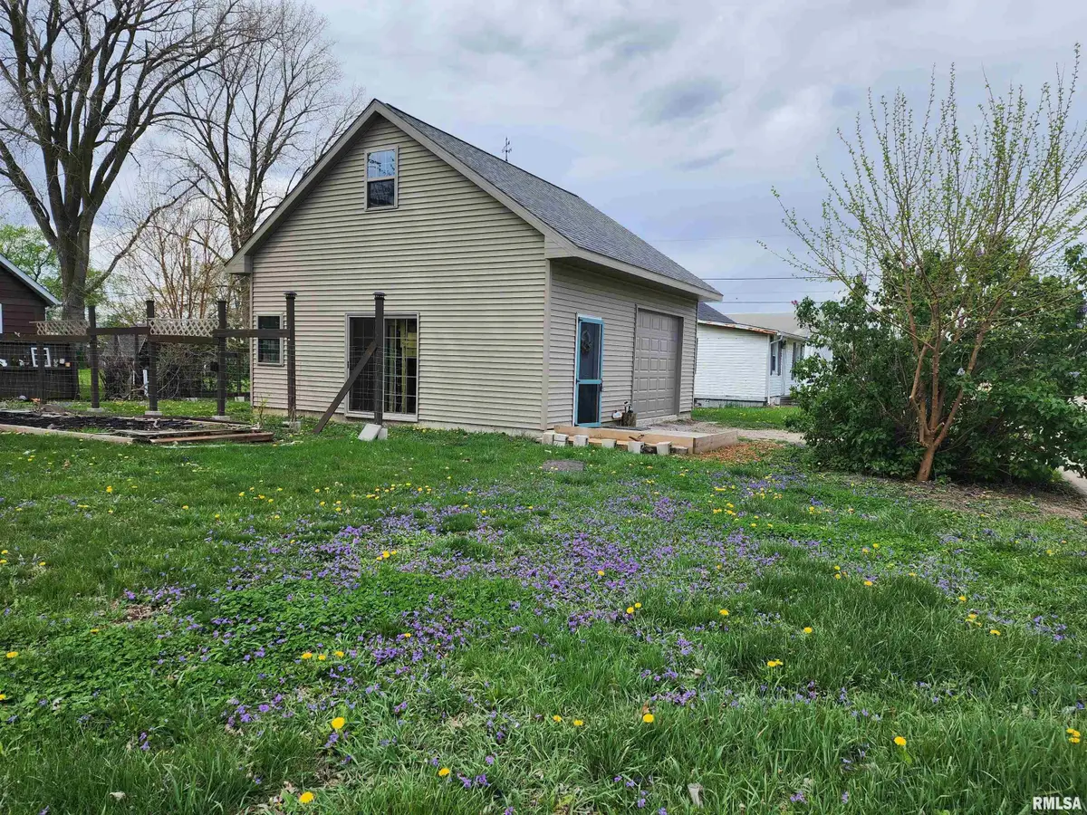 711 N Madison Street, Lincoln, IL 62656 - #1