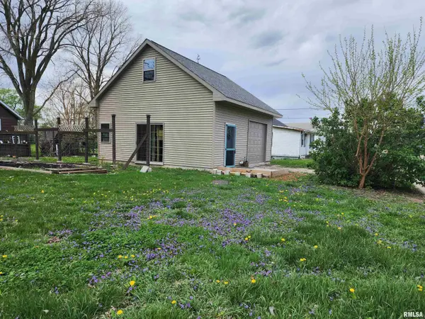 711 N Madison Street, Lincoln, IL 62656