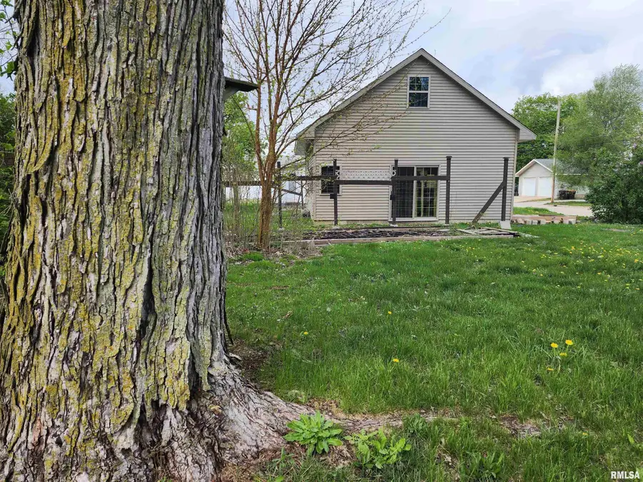 711 N Madison Street, Lincoln, IL 62656 - #2