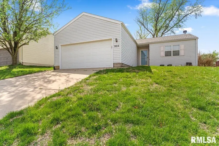 905 Helene Street, Springfield, IL 62702 - #3