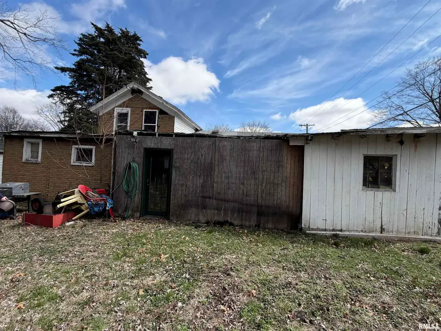 621 S 9th Street, Petersburg, IL 62675 - #2