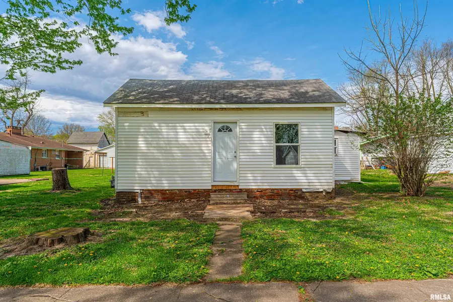 406 N Mason Street, Mason City, IL 62664 - #2