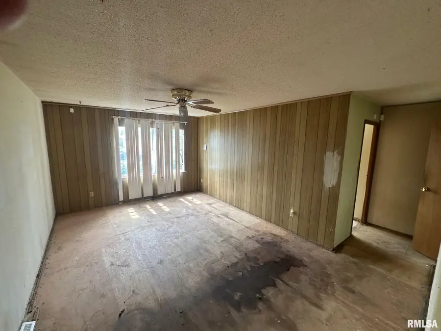 801 Buckingham Road, Chatham, IL 62629 - #2