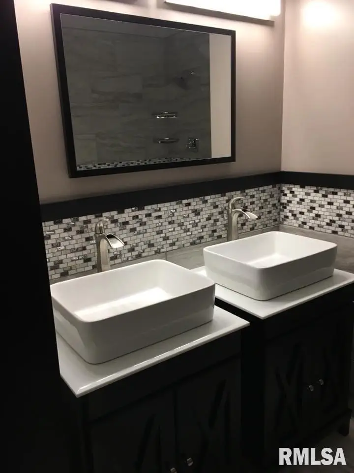 2026 Hampshire Street, Quincy, IL 62301-3148 - #3