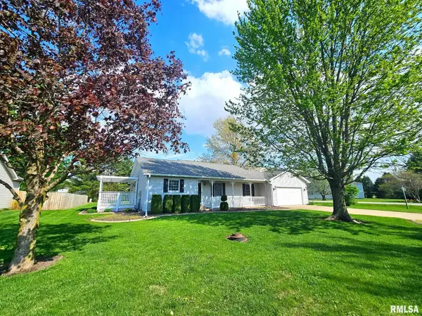 608 N Bunchberry Court, Athens, IL 62613