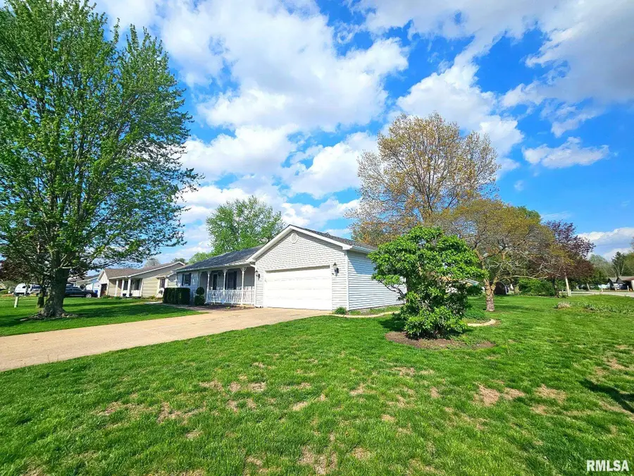 608 N Bunchberry Court, Athens, IL 62613 - #3