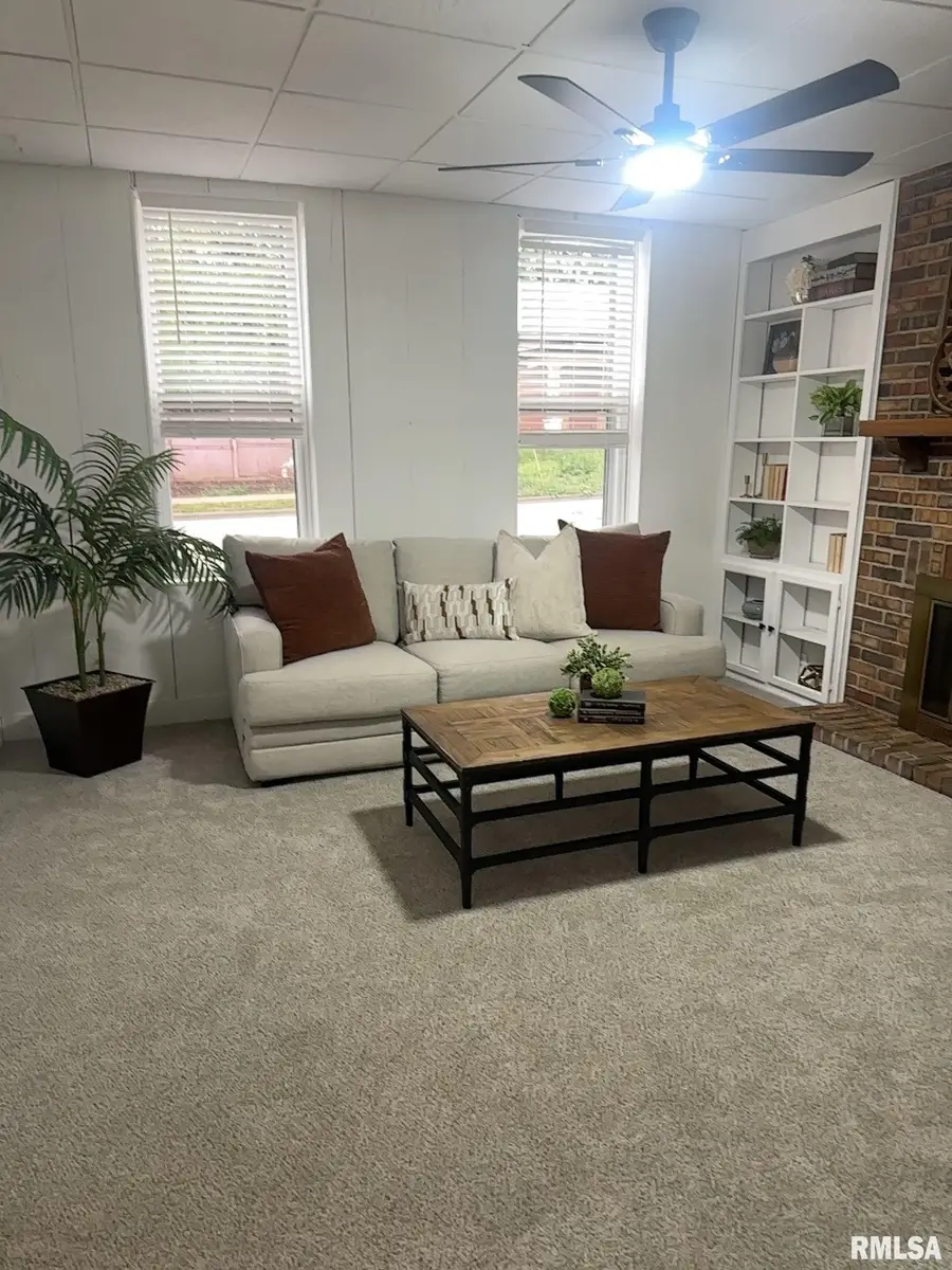 828 S 11th Street, Quincy, IL 62301 - #2