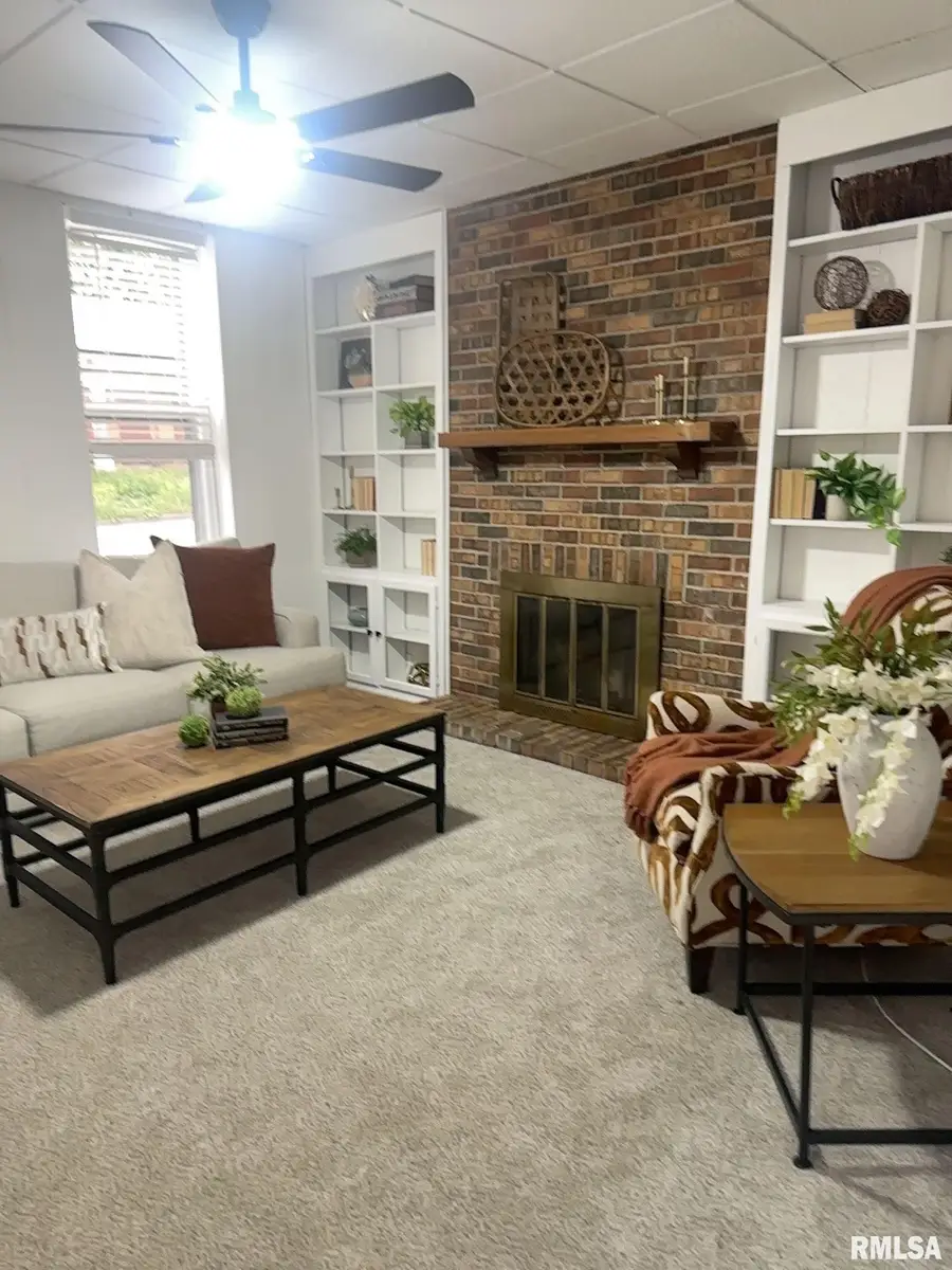 828 S 11th Street, Quincy, IL 62301 - #3