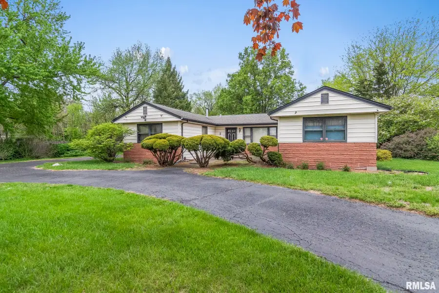 2121 E Ash Street, Springfield, IL 62703 - #2