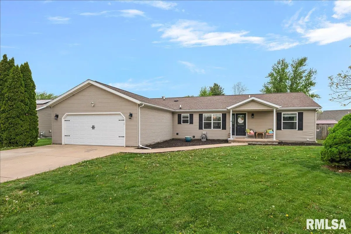 301 E Buttercup Drive, Athens, IL 62613 - #1