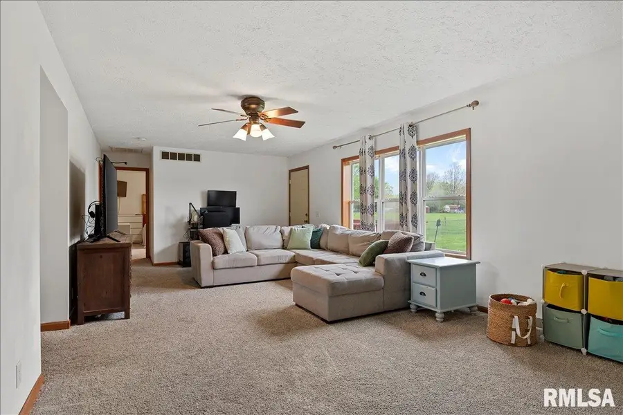 301 E Buttercup Drive, Athens, IL 62613 - #3