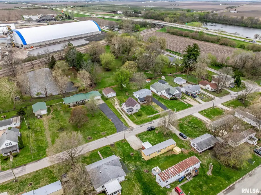 917 W 6th Avenue, Monmouth, IL 61462 - #2