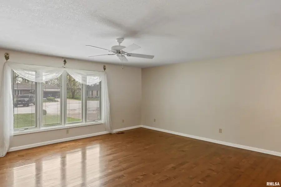 4128 Coachlight Court, Quincy, IL 62305 - #3