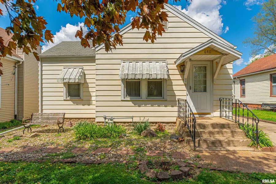 640 7th Street, Lincoln, IL 62656 - #2