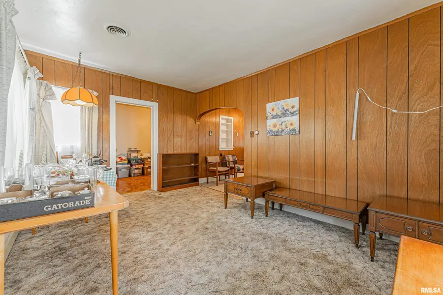 640 7th Street, Lincoln, IL 62656 - #3