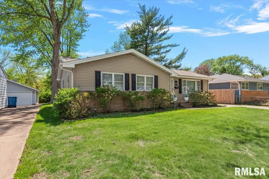 2118 W Lawrence Avenue, Springfield, IL 62704 - #3