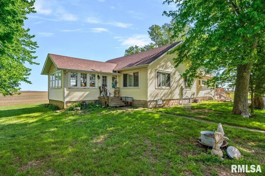 2034 N 1800 East Road Road, Stonington, IL 62567 - #2
