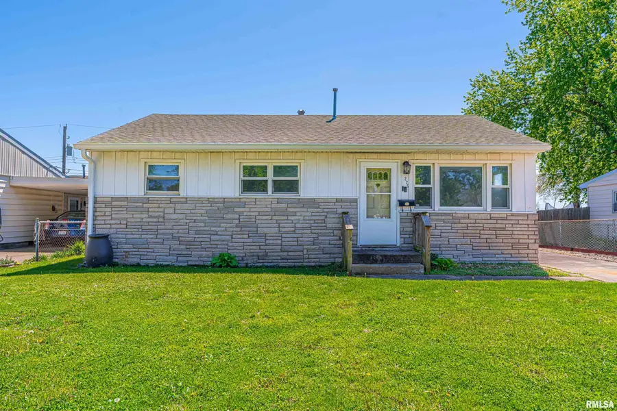 225 Nugent Place, Lincoln, IL 62656 - #2