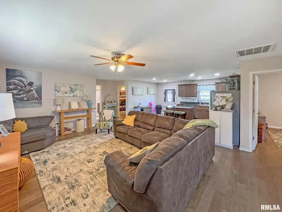 301 Mechanic Street, Mount Sterling, IL 62353 - #2