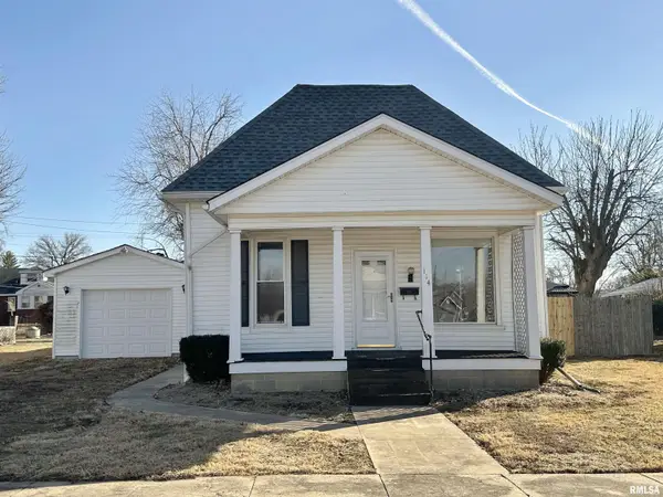 114 E Rowe Street, Roodhouse, IL 62082