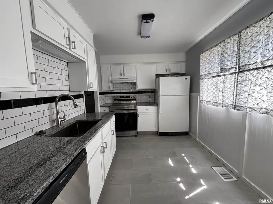 2456 Devonshire Road, Springfield, IL 62703 - #3