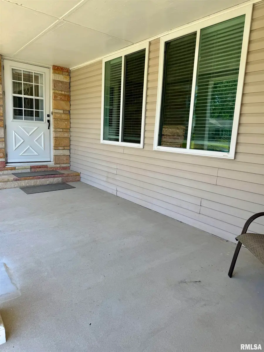 1114 Ruth Place, Pawnee, IL 62558 - #2