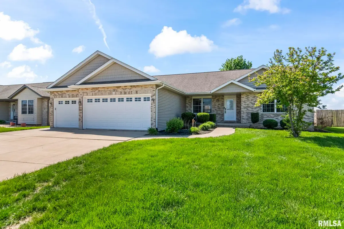 420 Garvey Lane, Chatham, IL 62629 - #1