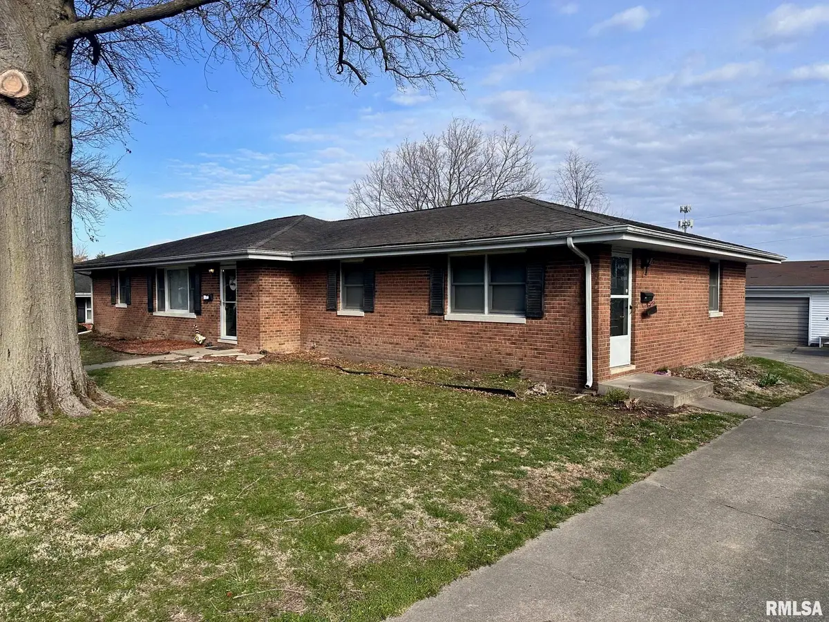 8 Westfair Drive, Jacksonville, IL 62650 - #1