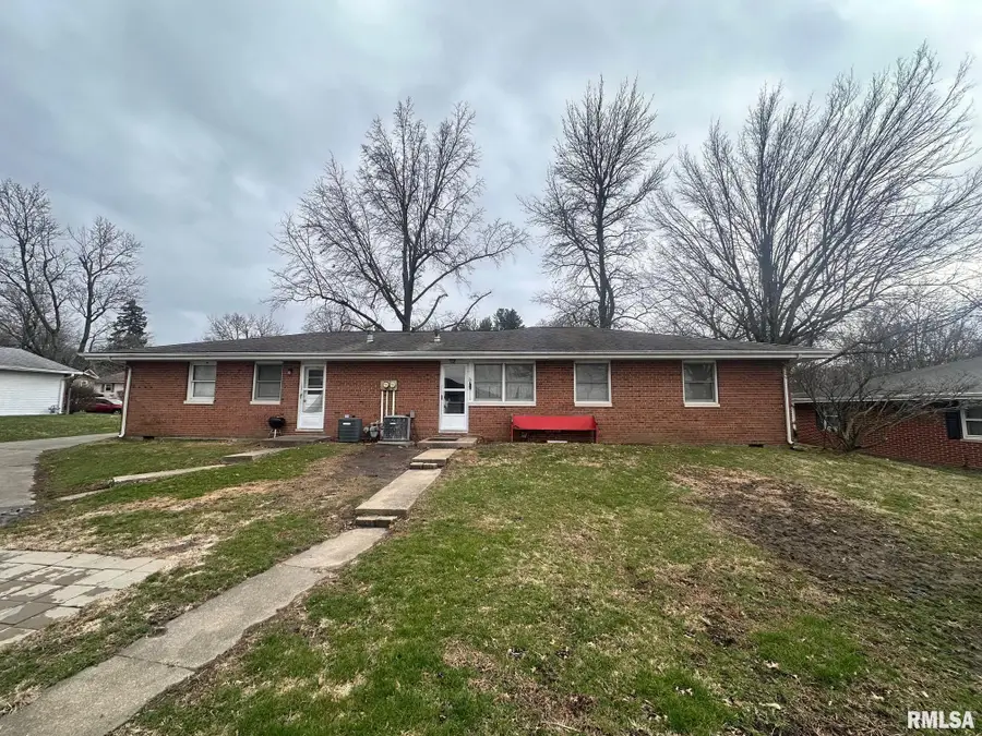 8 Westfair Drive, Jacksonville, IL 62650 - #2
