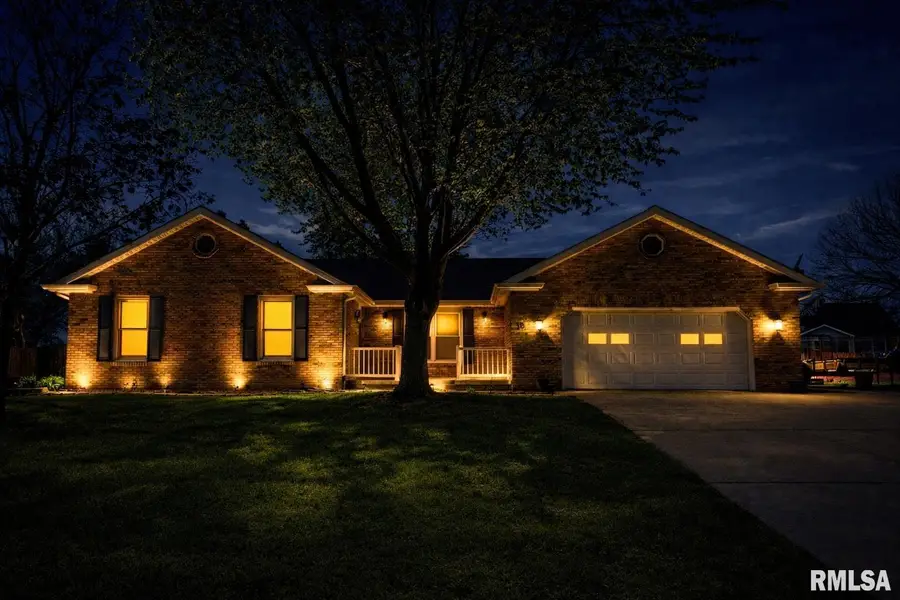 15 Stardust Drive, Sherman, IL 62684 - #2