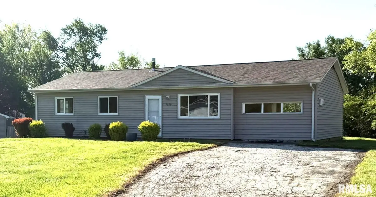 1600 E Walnut Street, Chatham, IL 62629 - #1