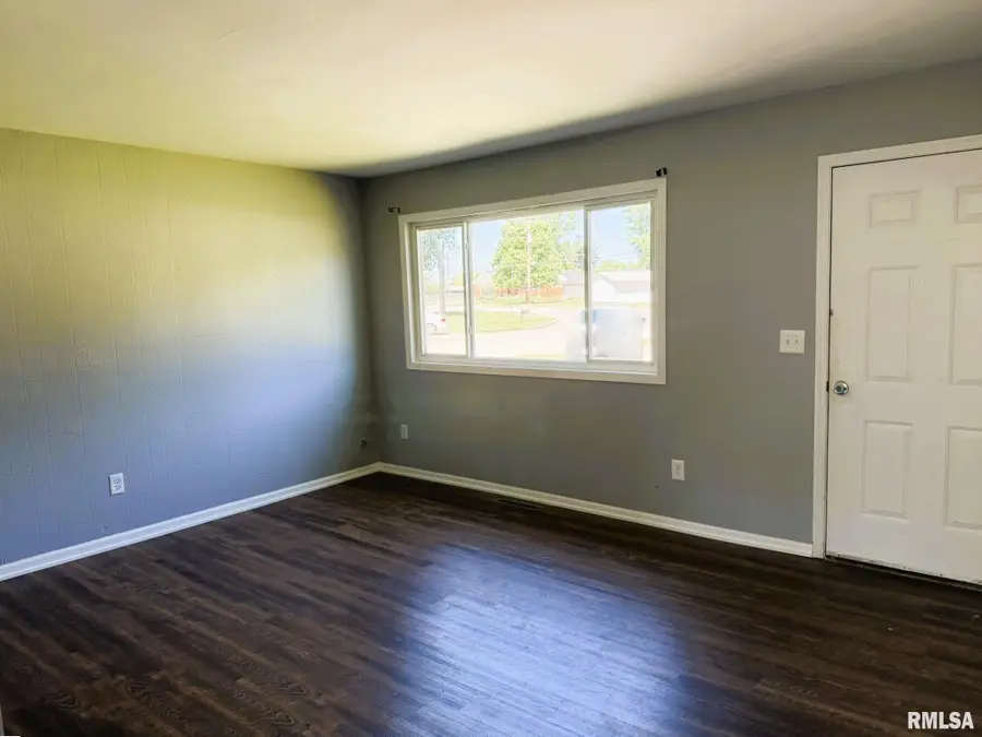 1600 E Walnut Street, Chatham, IL 62629 - #2