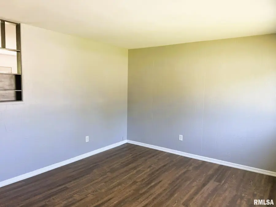 1600 E Walnut Street, Chatham, IL 62629 - #3