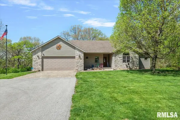 13563 Woodland Drive, Athens, IL 62613